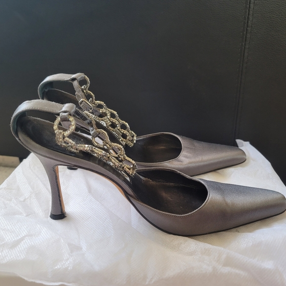 MANOLO BLAHNIK Grey Satin Crystal Embellished Pointed-Toe Heels - Picture 6 of 16